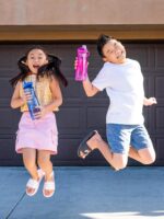 Pogo Plastic Water Bottle with Chug Lid and Carry Handle, Reusable, BPA Free, Dishwasher Safe, Perfect for Travel, School, Outdoors, and Gym | 18oz, 32oz, 40oz, 64oz - Image 3